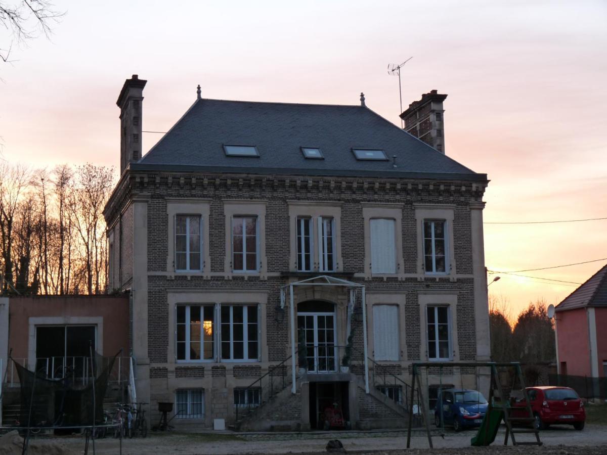 L'Etape Famille Apartment Estissac Екстериор снимка